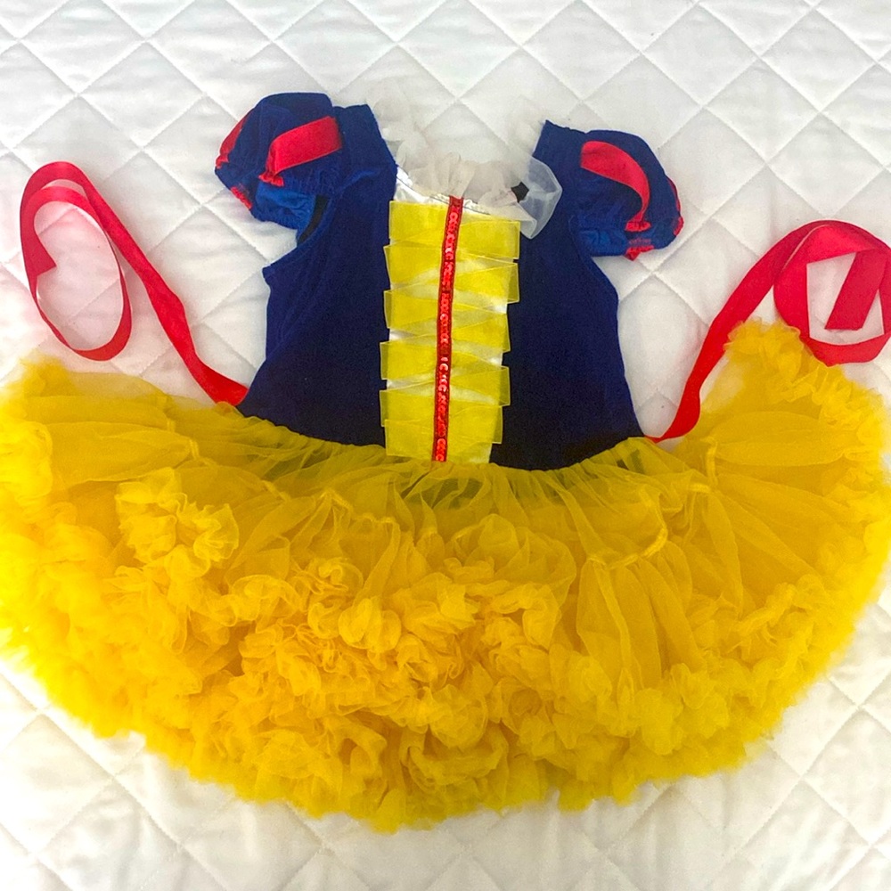 Snow white dress costume tutu petticoat size 5